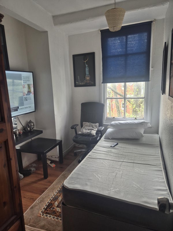 Room Camlet Street in Greater London