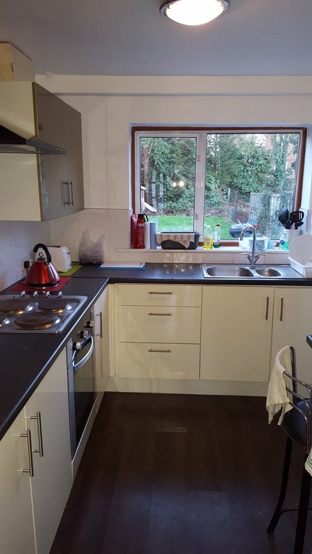Room London Road in Crawley