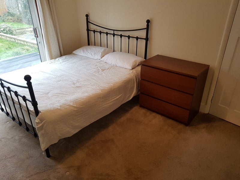 Room London Road in Crawley