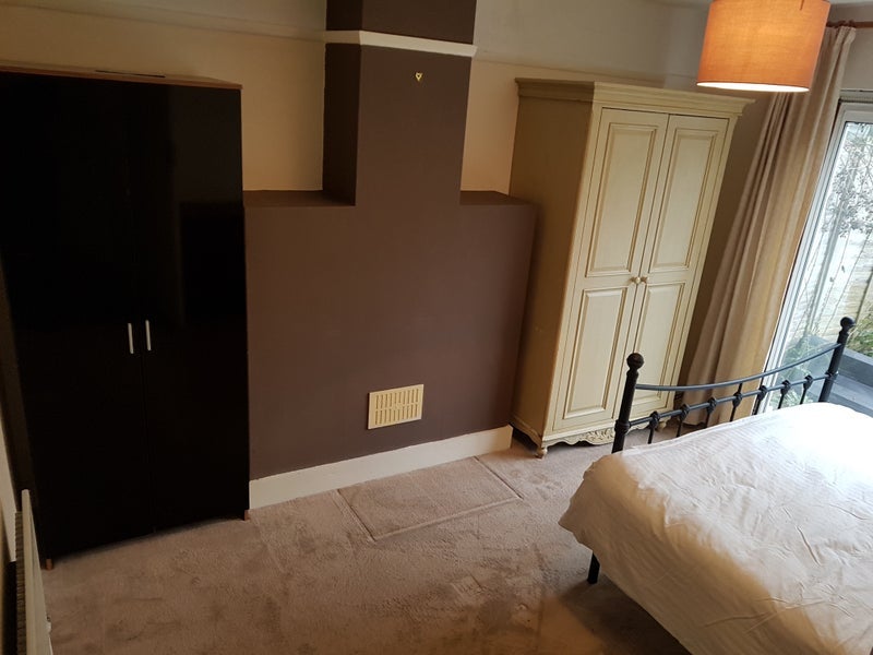 Room London Road in Crawley