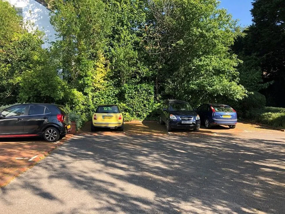 Flat Hassocks Road in Hurstpierpoint and Sayers Common