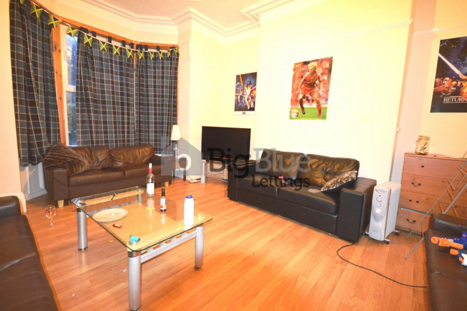 Room Hyde Park Road in Leeds