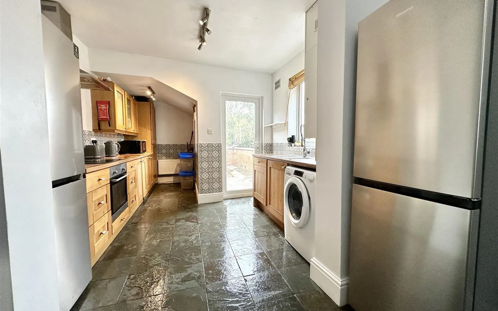 Room Manor Road in Rugby