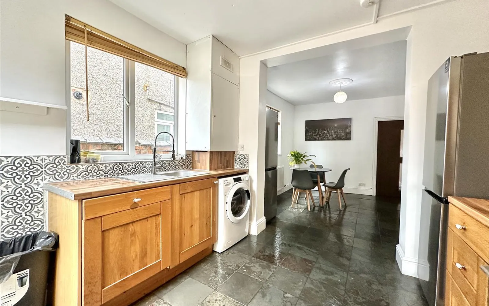 Room Manor Road in Rugby
