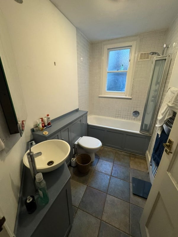 Room Barnard Road in Greater London