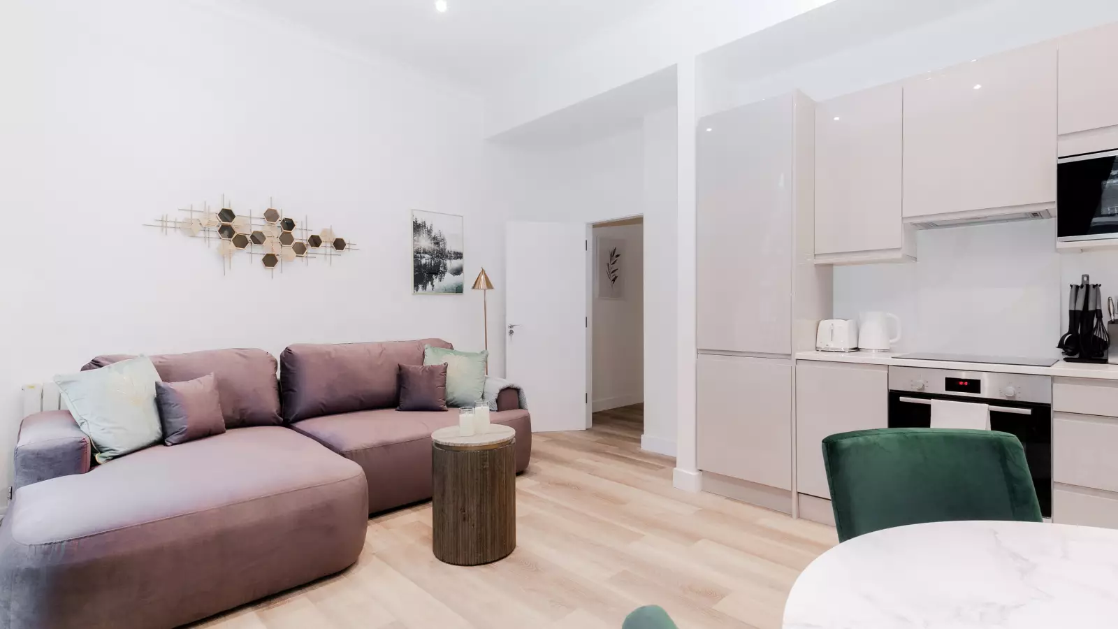 Flat Sussex Gardens in City of Westminster