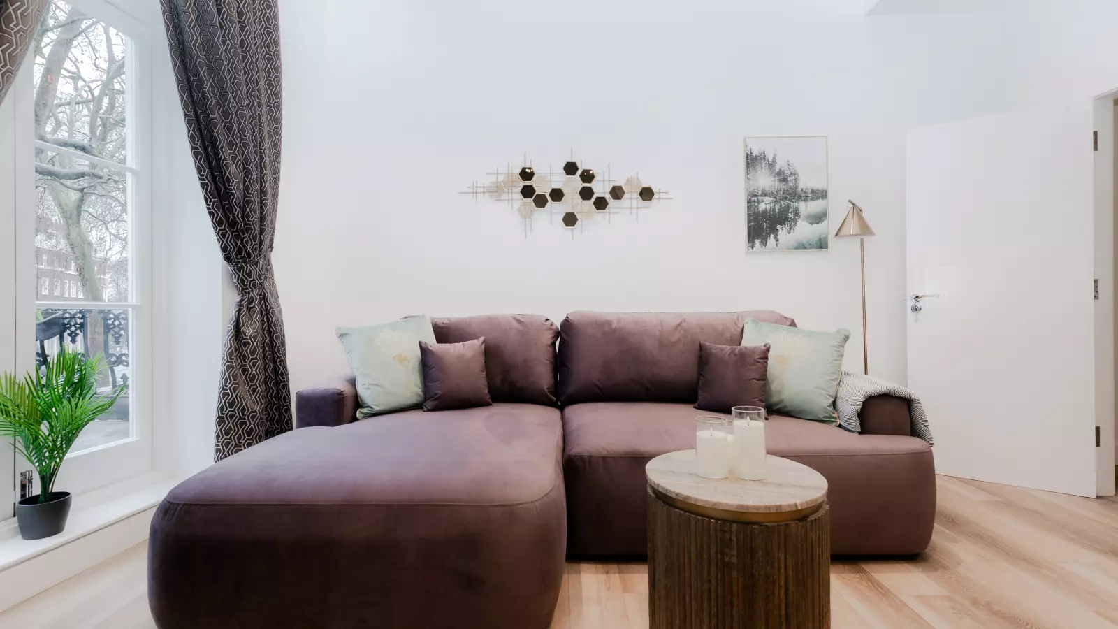 Flat Sussex Gardens in City of Westminster