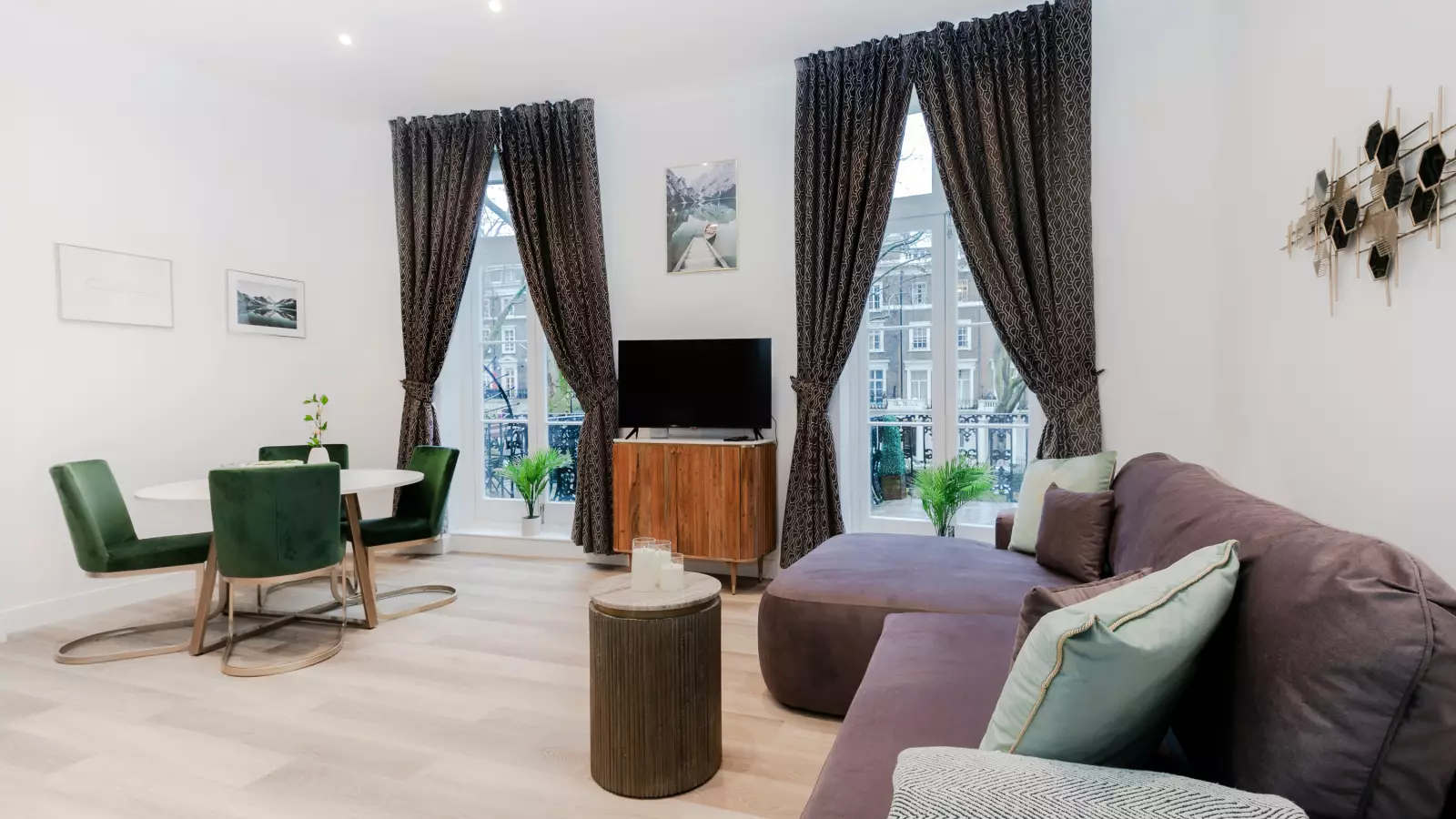 Flat Sussex Gardens in City of Westminster