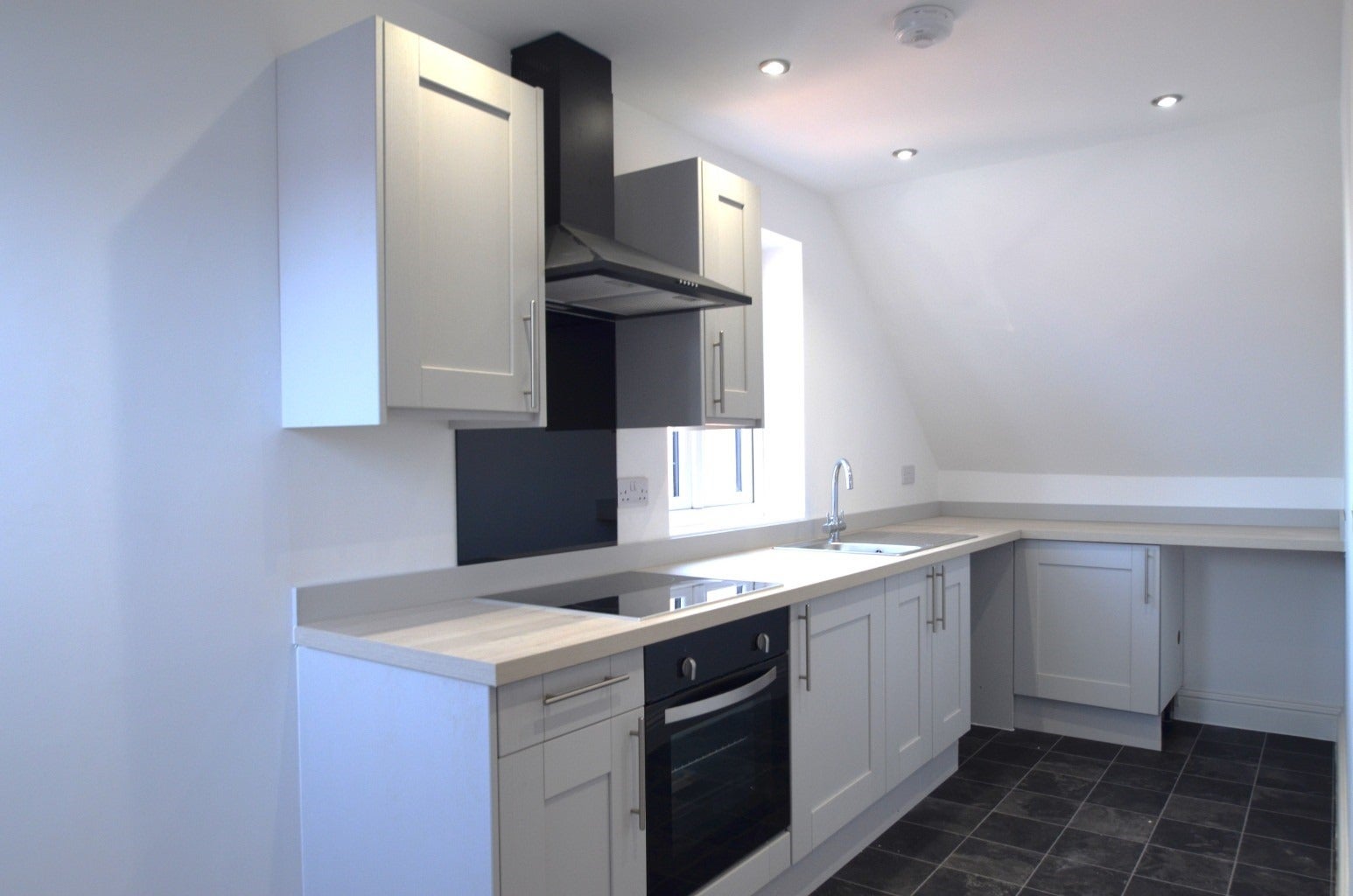 Flat Pickersleigh Avenue in Malvern