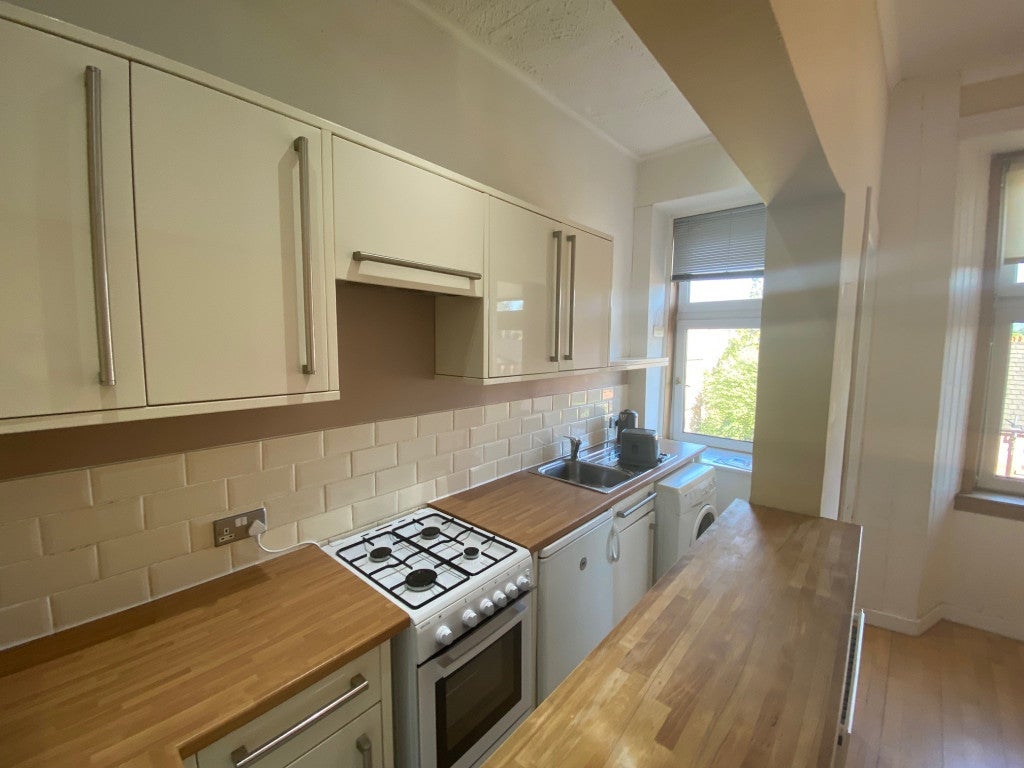 Flat Sinclair Drive in Glasgow