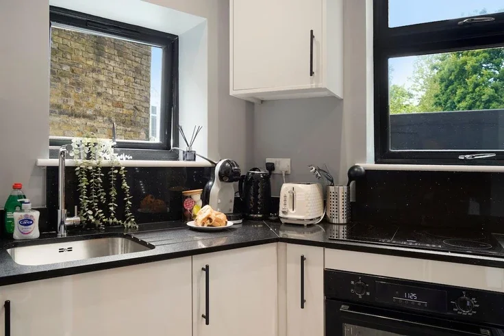 Flat Sutherland Road in Greater London