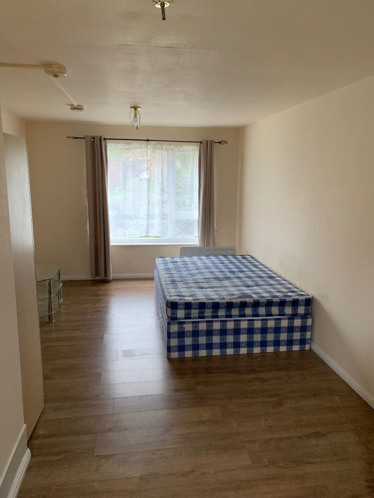 Flat Lincoln Road in Stevenage
