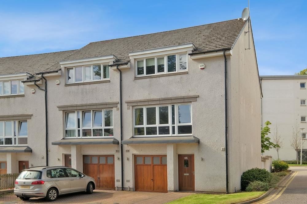 House Queens Crescent in Portsoy