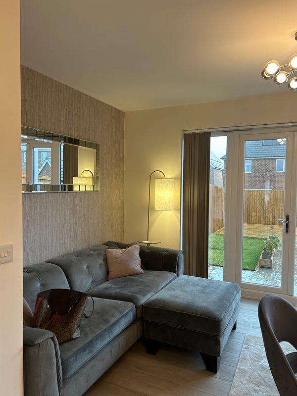 Room Barrington Way in Leeds