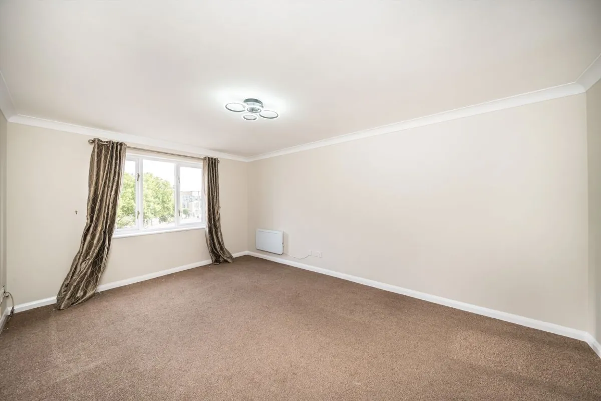 Flat Sopwith Way in Greater London
