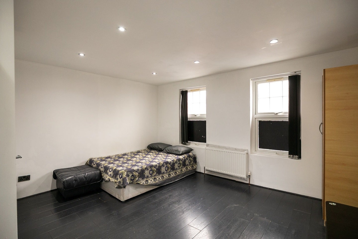 Room Hillside in Slough