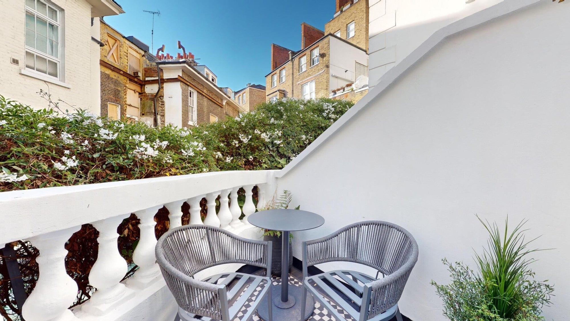 Flat Prince of Wales Terrace in Greater London