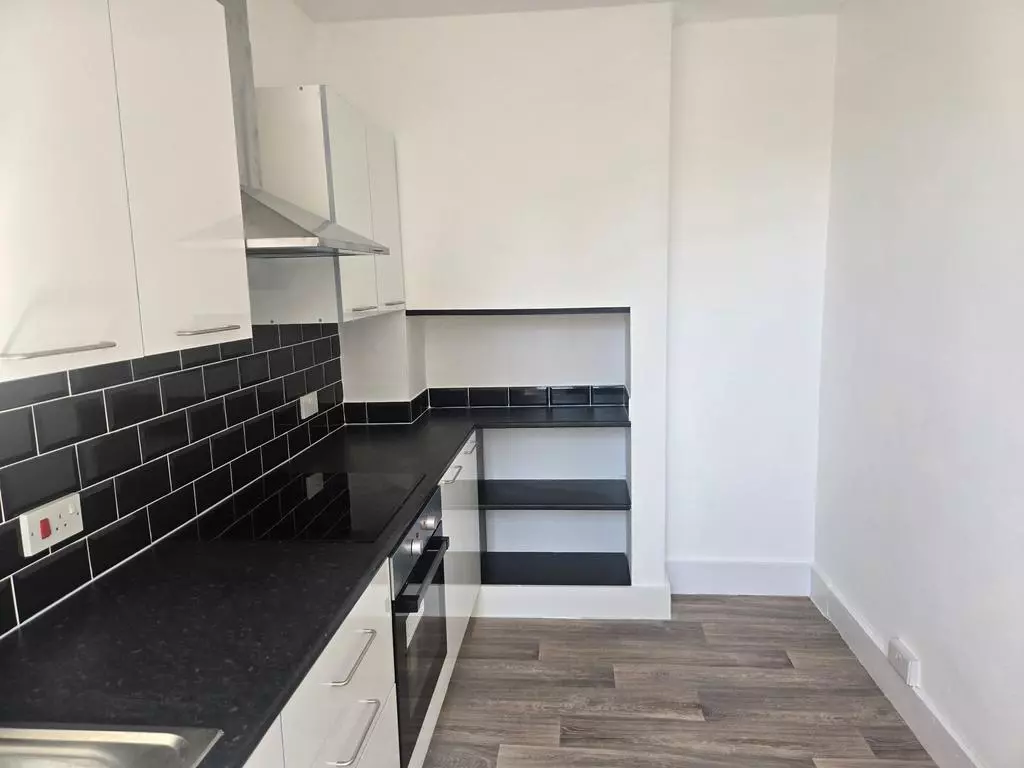 Flat Parkhurst Road in Rother