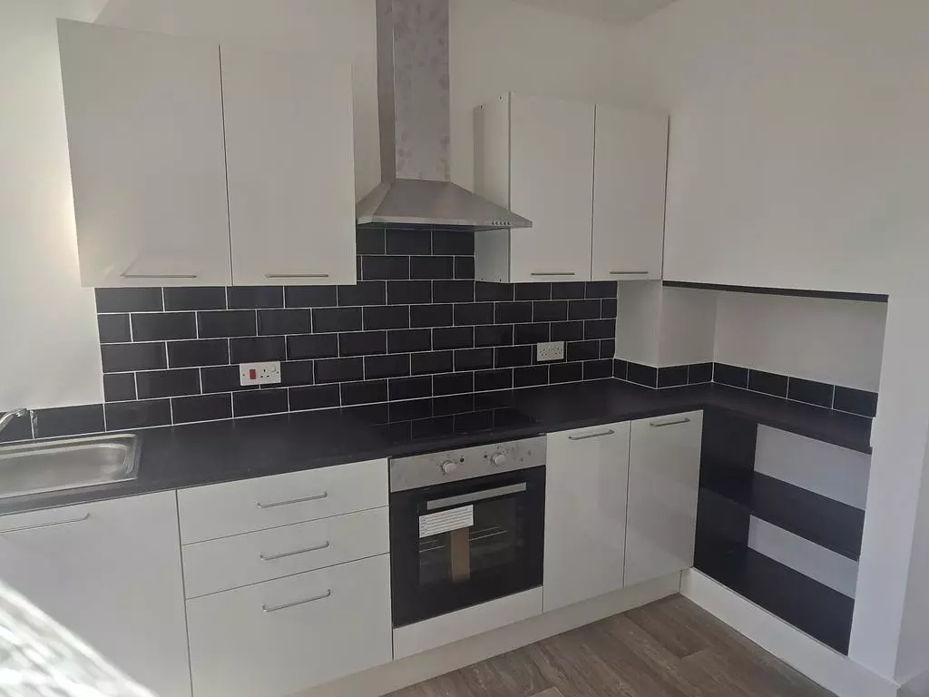 Flat Parkhurst Road in Rother