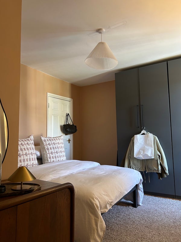 Flat Drakefell Road in Greater London