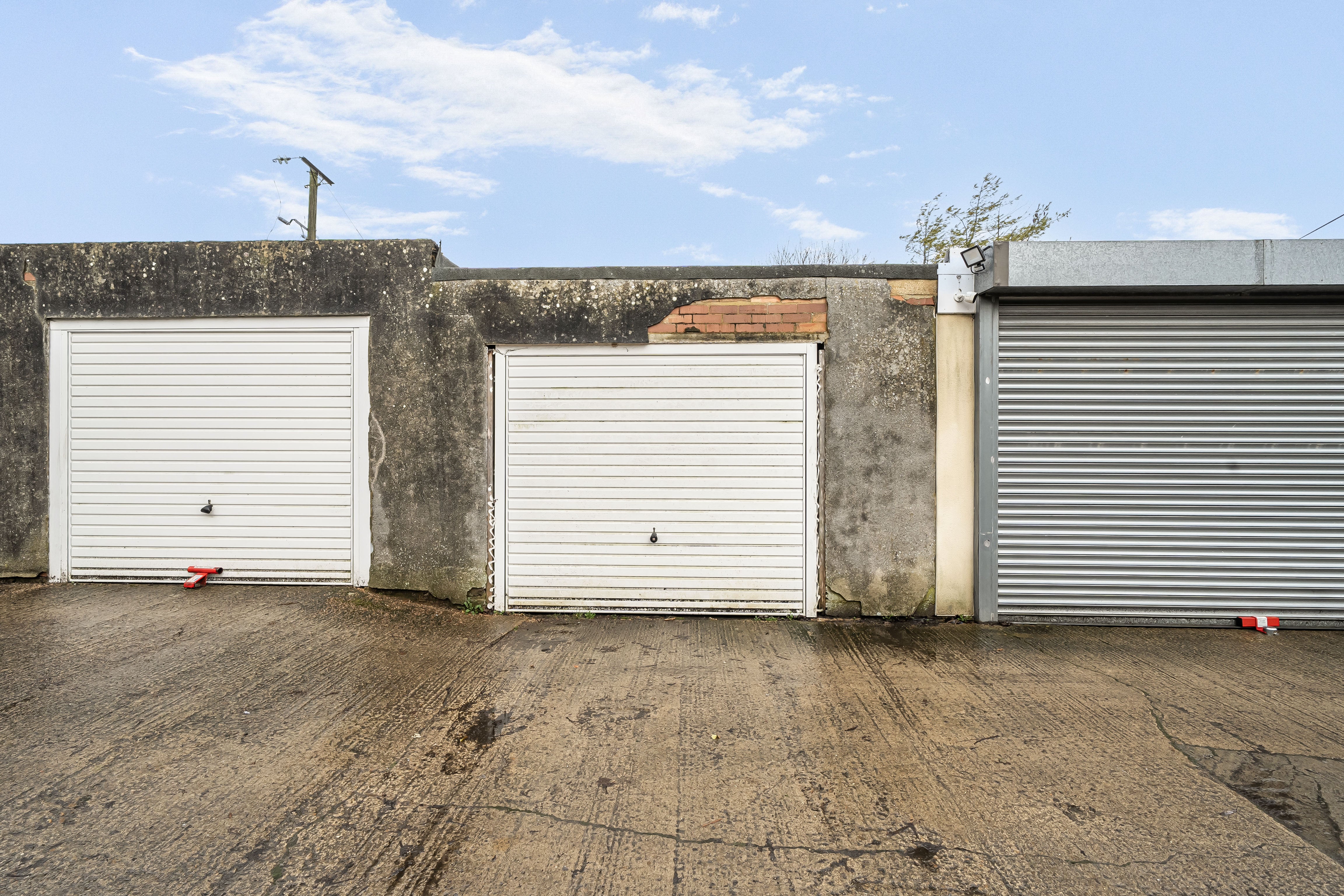 House Washpool in West Swindon