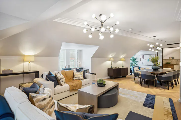 Flat Basil Street in Greater London