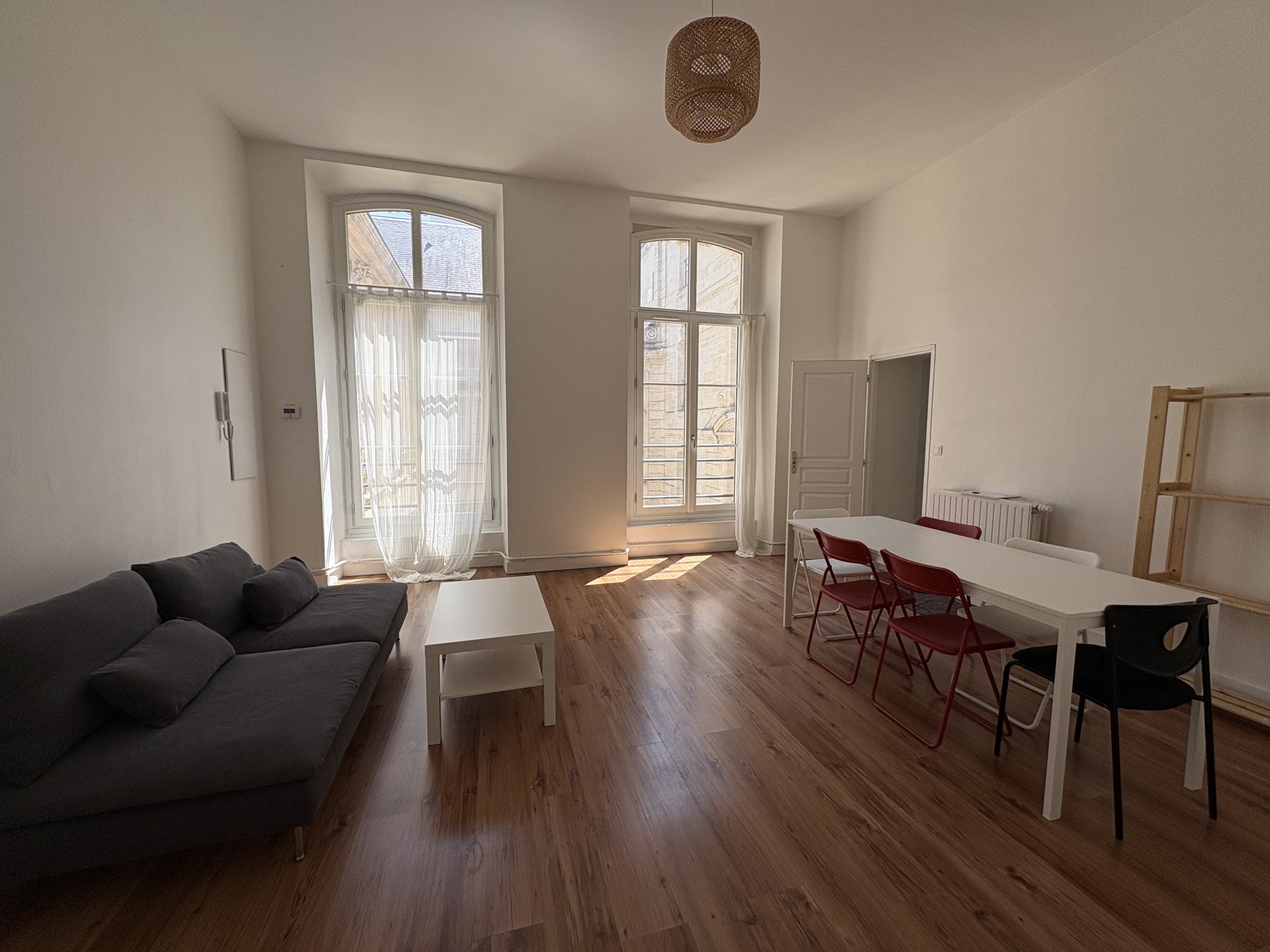 Flat Place du Colonel Raynal in Bordeaux
