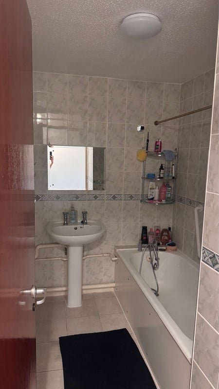 Room Herbert Road in Greater London