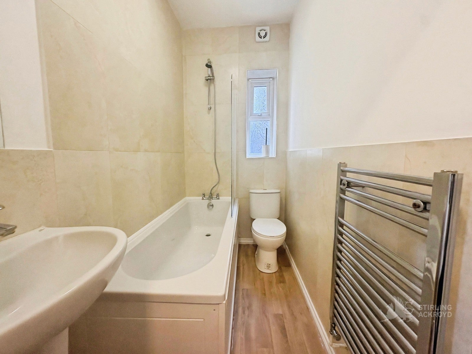Flat Woodstock Road in Greater London
