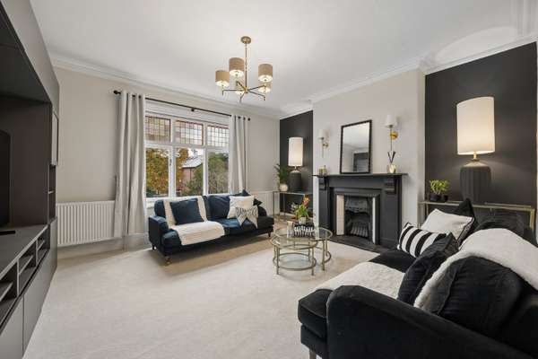 Flat Hawthorn Lane in Wilmslow