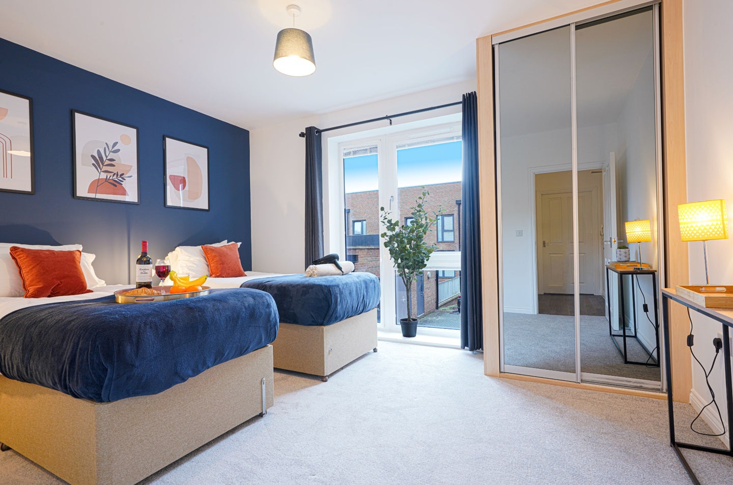 Flat Henrietta Way in Milton Keynes