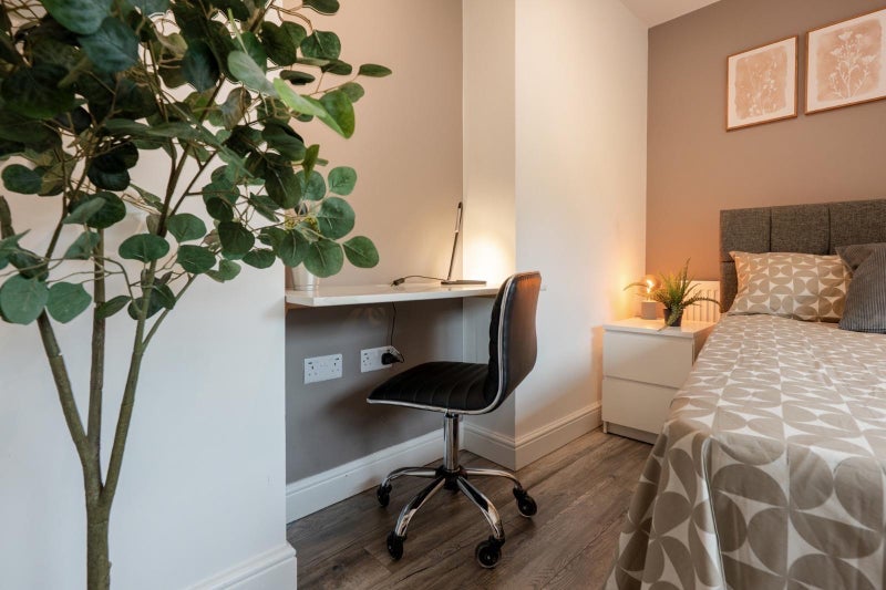 Room Brailsford Road in Manchester