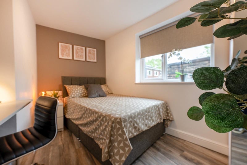 Room Brailsford Road in Manchester