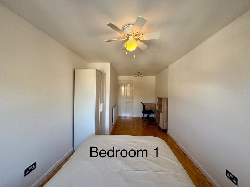 Room Grand Drive in Greater London