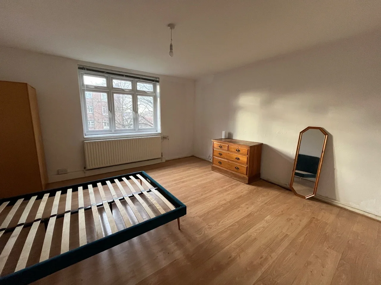 Room Mackintosh Lane in London