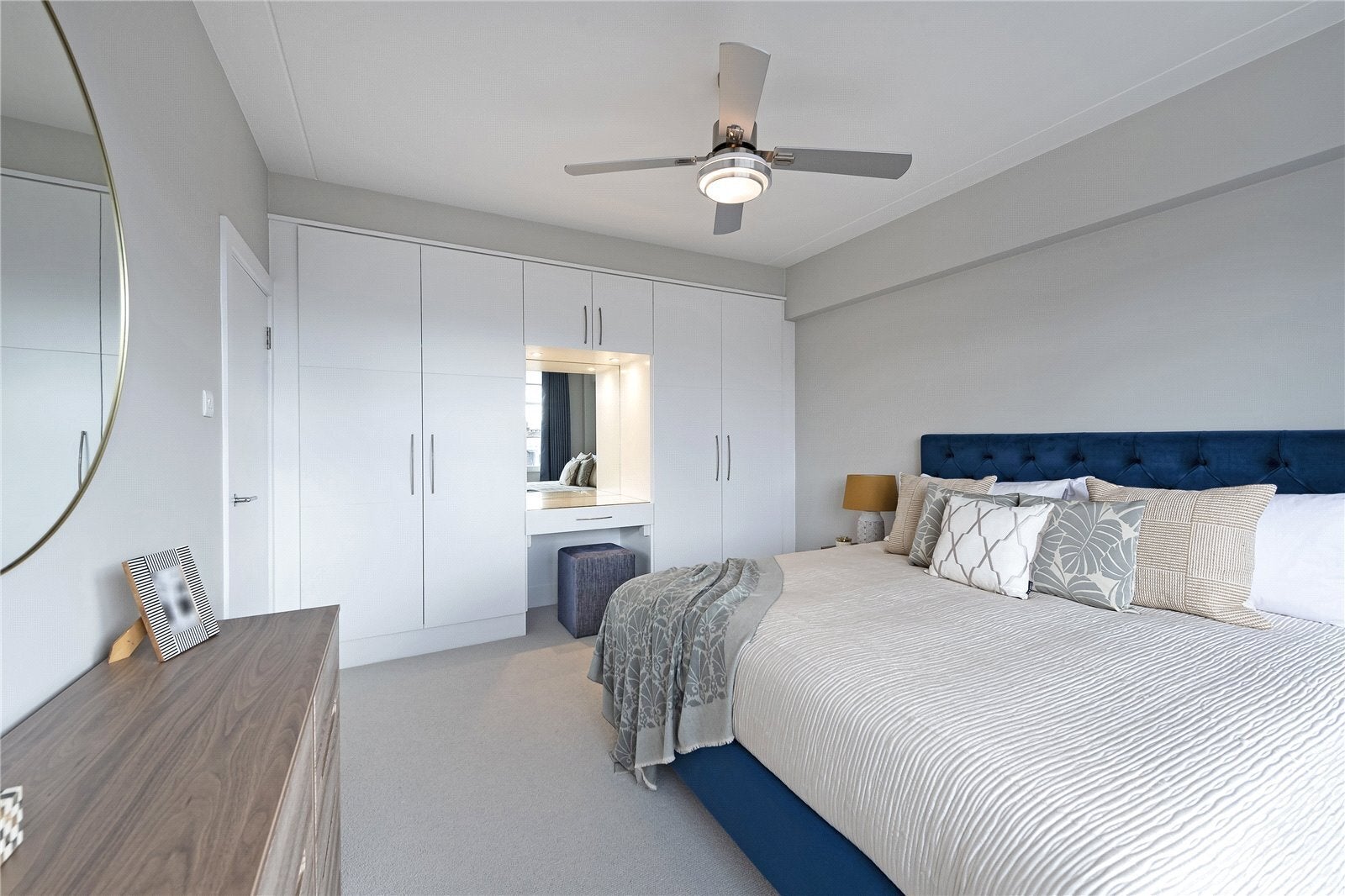 Flat Sloane Street in Greater London