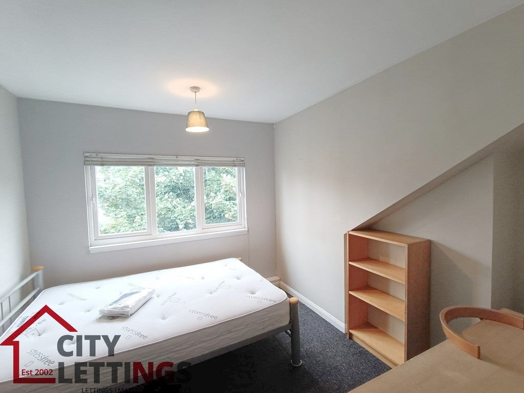 Flat Lois Avenue in Nottingham