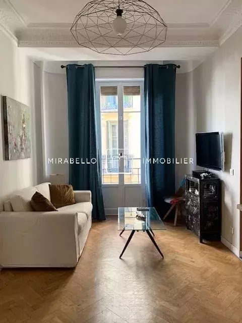 Flat Rue Masséna in Nice