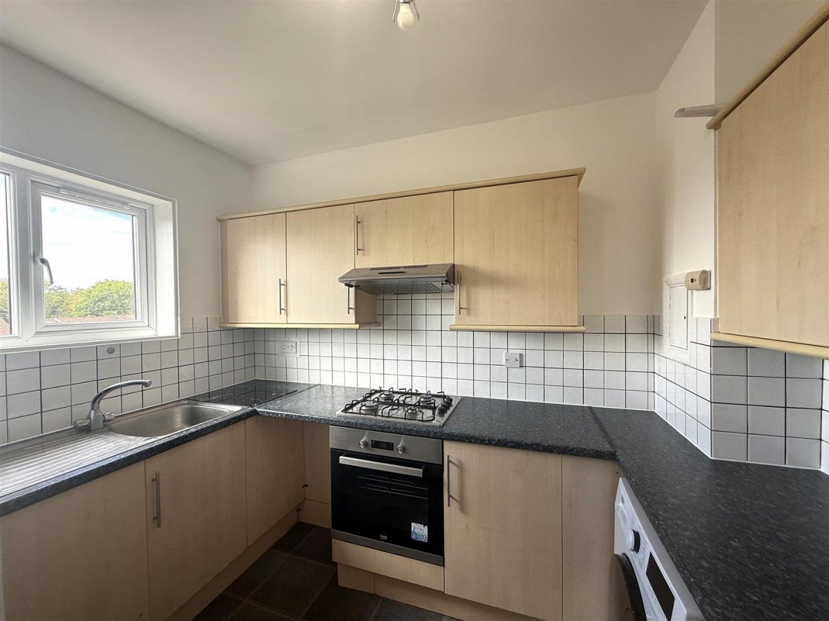 Flat Rowlands Close in Greater London