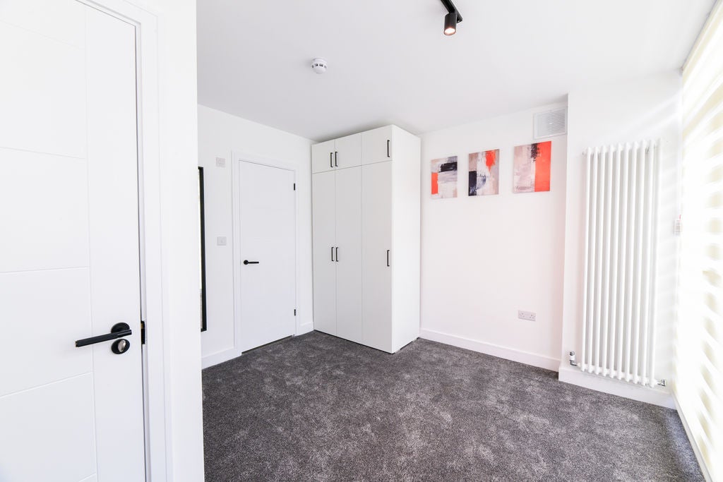 Room Albert Drive in Greater London