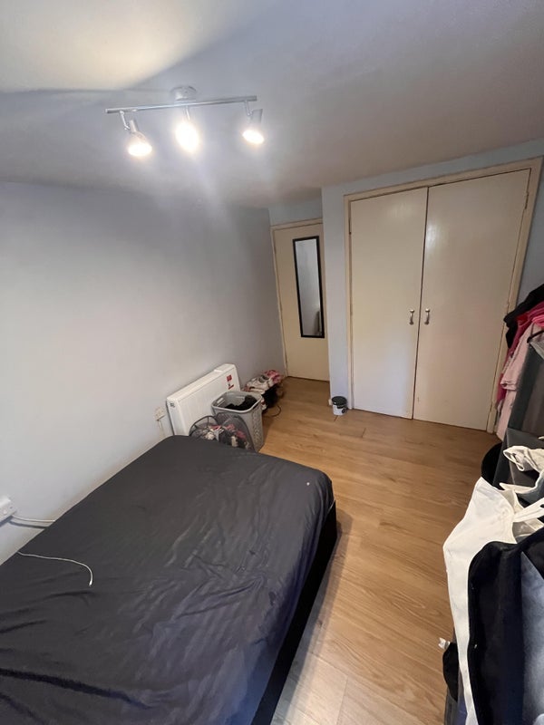 Room Lithos Road in Greater London