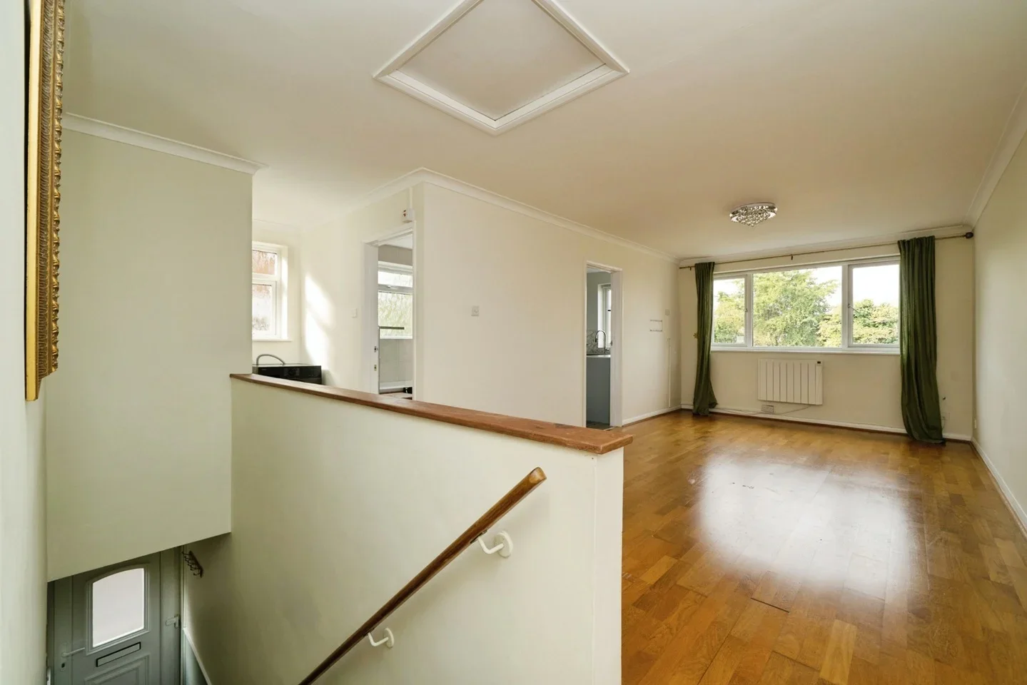 Flat Avondale Avenue in Borough of Spelthorne