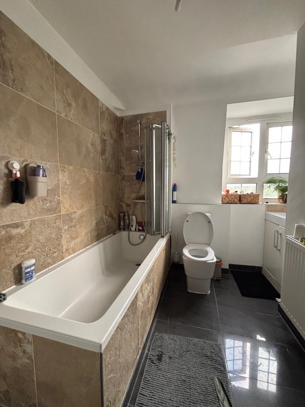 Room Watts Street in Greater London