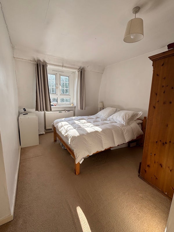 Room Watts Street in Greater London