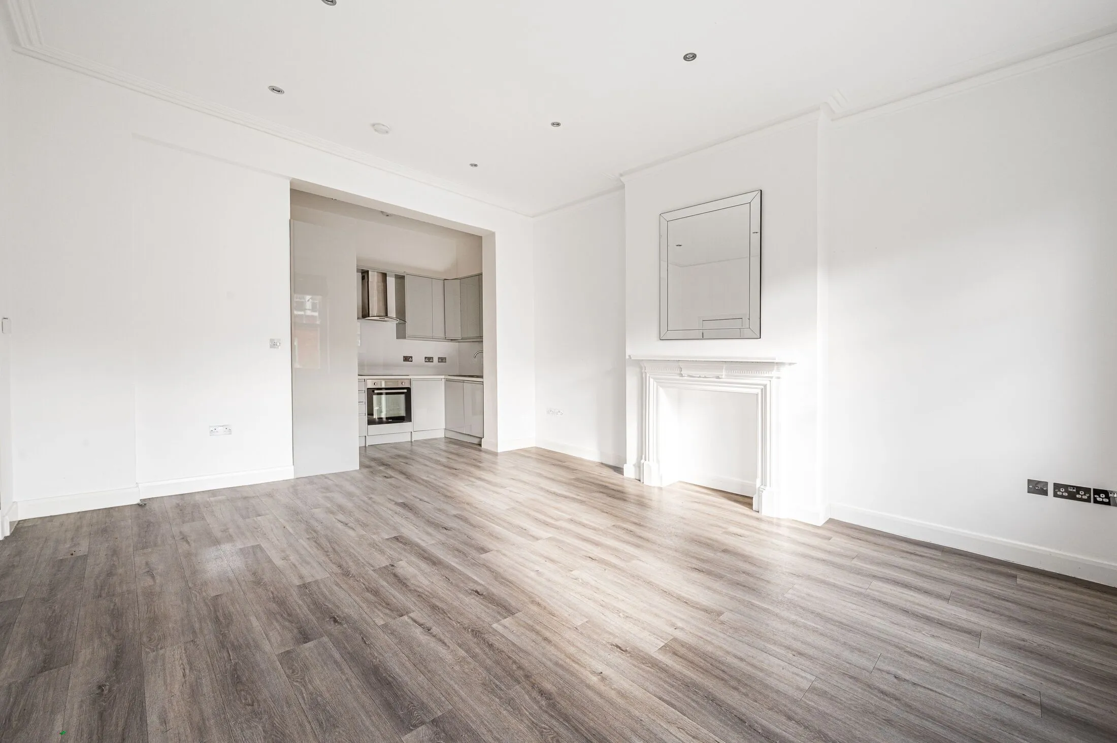 Flat Aberdare Gardens in Greater London