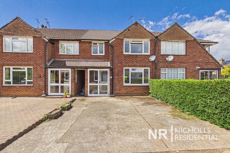 House Willow Road in Reigate and Banstead