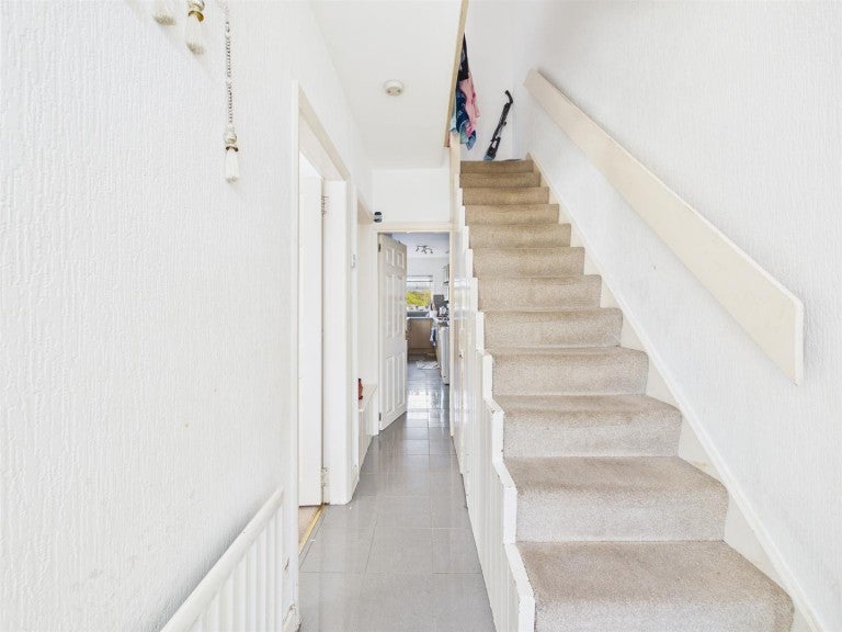 Flat Ashington Grove in Coventry
