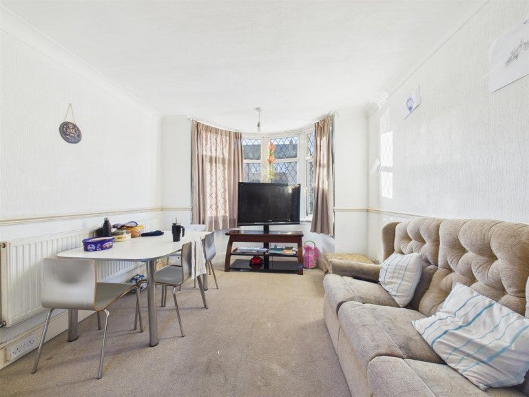 Flat Ashington Grove in Coventry