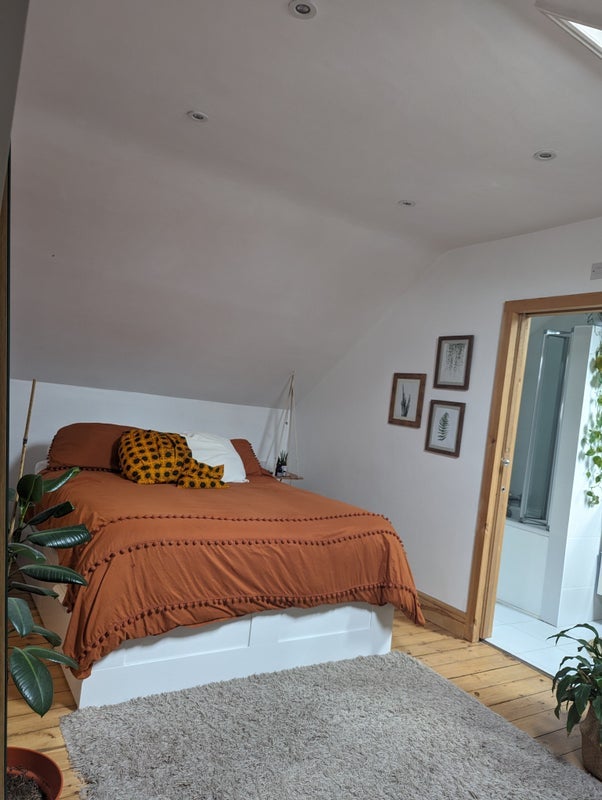 Room Trinity Road in Greater London