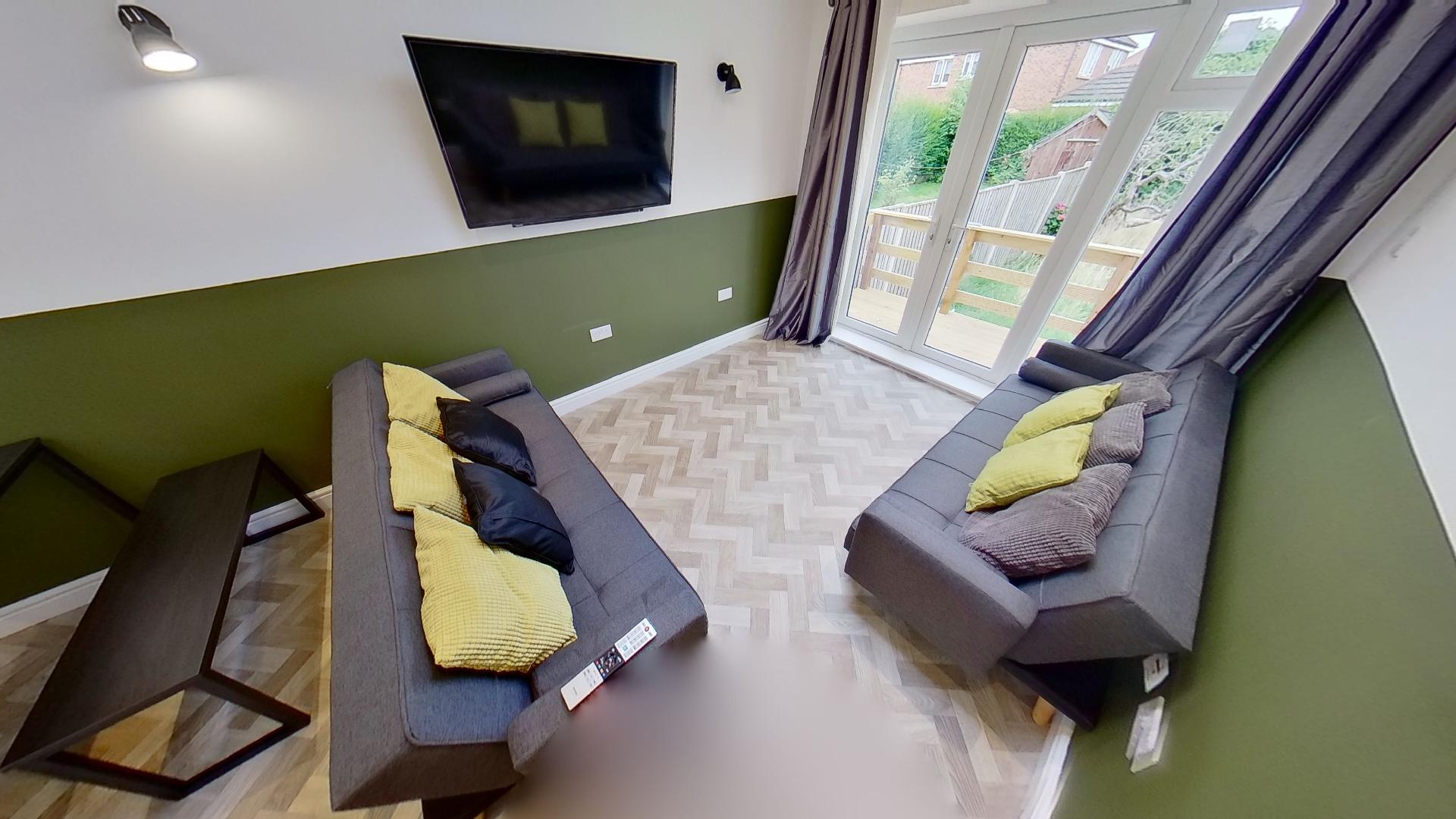Flat Pelham Crescent in Nottingham